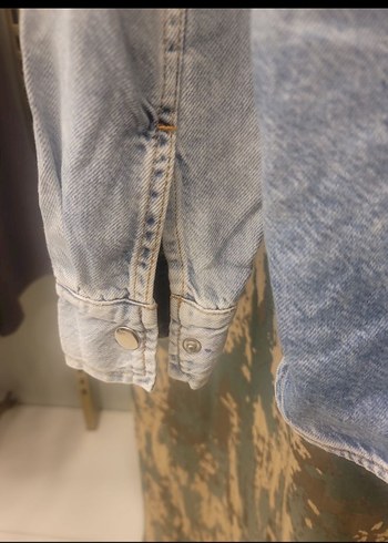 l Beden mavi Renk Düğmeli Yakalı Denim gömlek