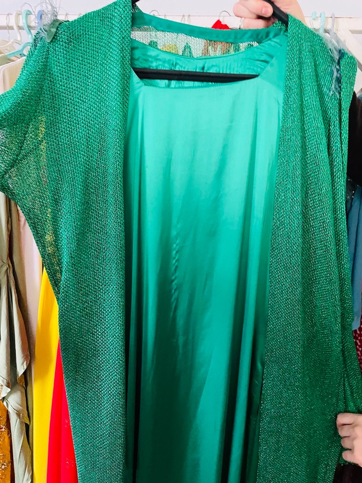 Uzun Kol Drapeli Yeşil Kadın Elbise
Omuzların yük detayı var
38 - Görsel 2