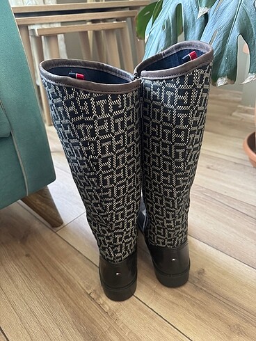 38 Beden siyah Renk Tommy Hilfiger çizme