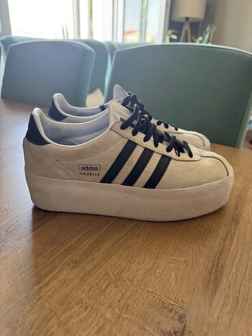 39,5 Beden Adidas ayakkabı