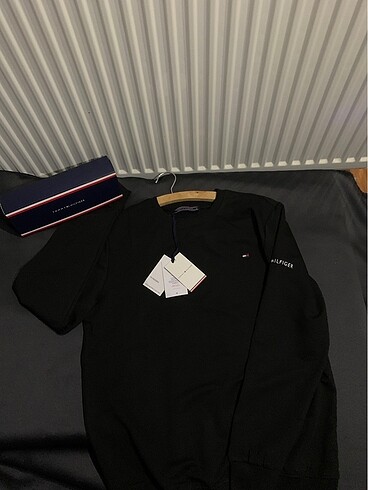 TOMMY HILFIGER PREMİUM SWEAT