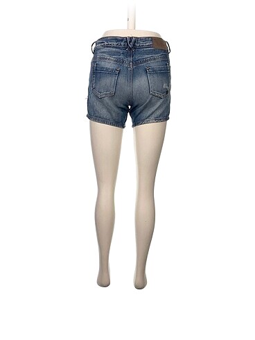 32 Beden Bershka Mini Şort %70 İndirimli.