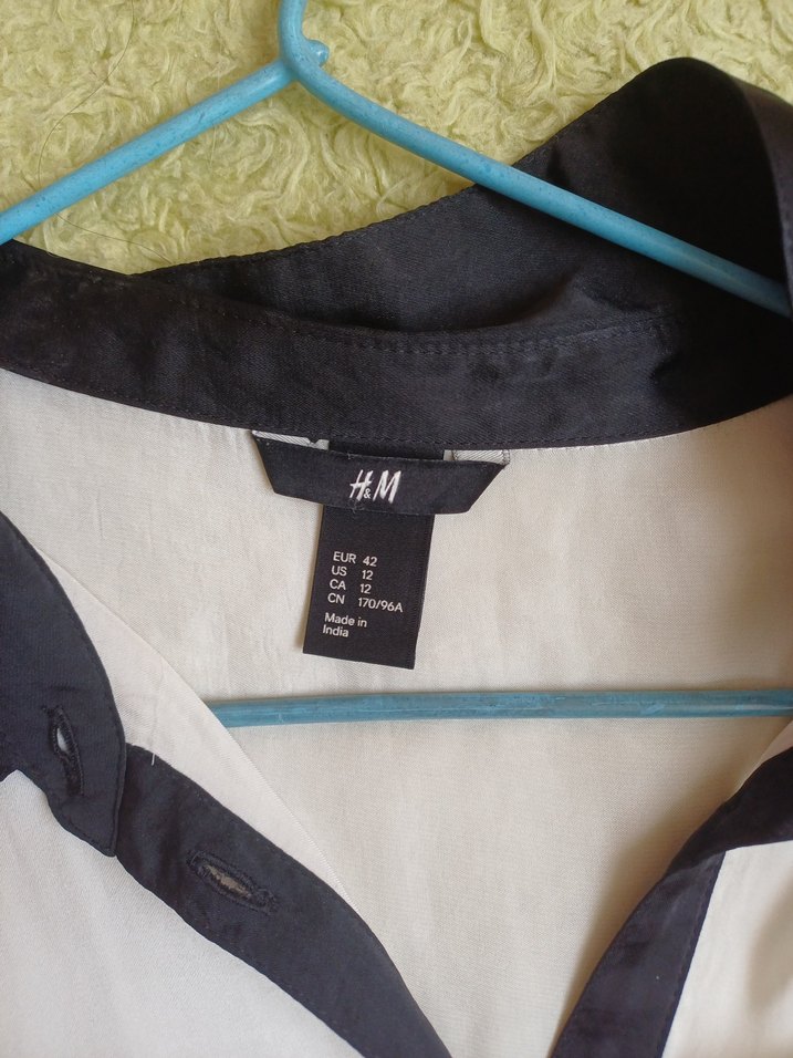 Siyah Yakalı Beyaz Uzun Kollu Kadın Gömlek - Görsel 2