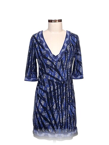 BCBG Maxazria Bluz %70 İndirimli.