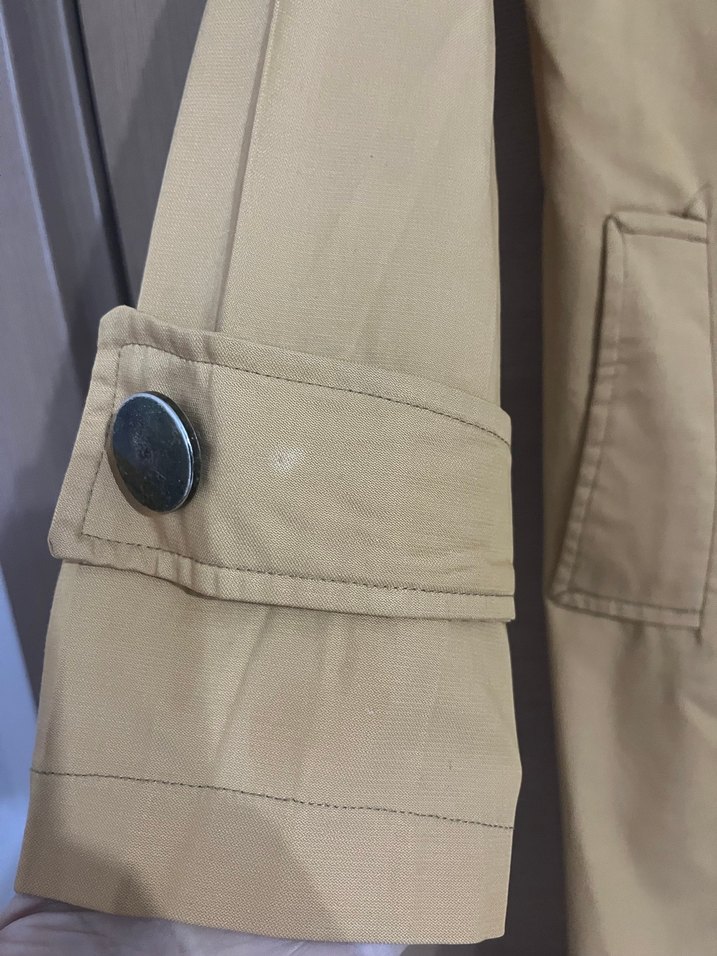 Düğmeli hardal sarısı diz altı Kadın Trençkot - Görsel 2