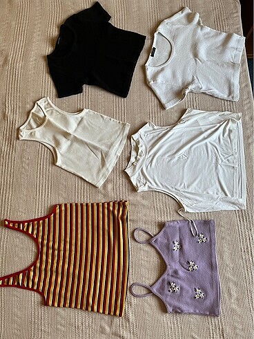 Crop tişört askılı bluz top
