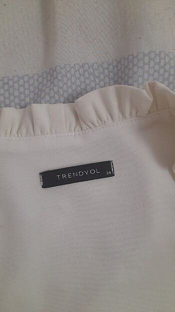 Prenses yaka beyaz düğmeli bluz - Görsel 2