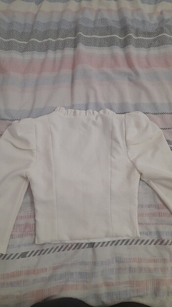 Prenses yaka beyaz düğmeli bluz - Görsel 4