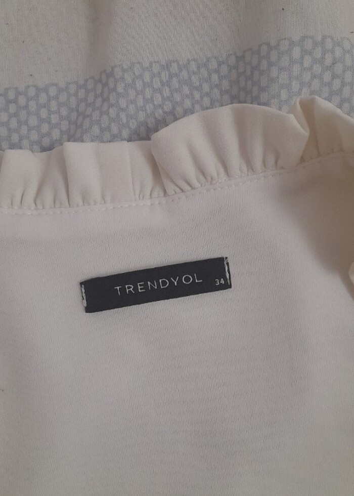 Prenses yaka beyaz düğmeli bluz - Görsel 2