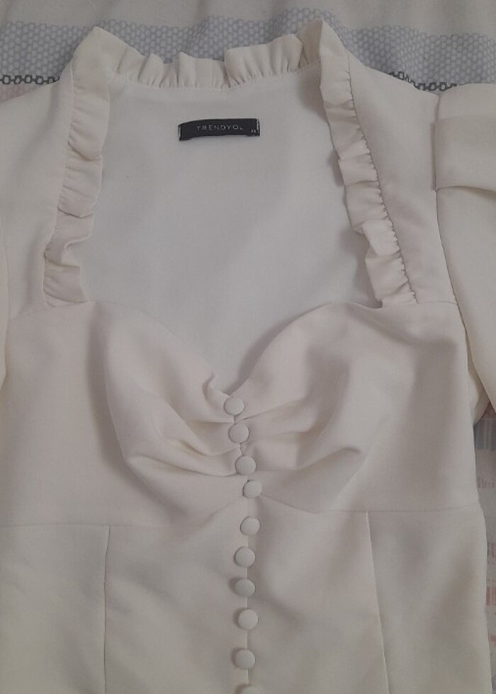 Prenses yaka beyaz düğmeli bluz - Görsel 3
