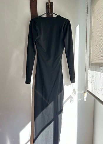 Siyah Drapeli Uzun V Yaka Elbise - Görsel 3