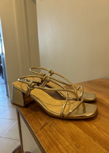 Gold İpli Kadın Topuklu Sandalet - Görsel 3