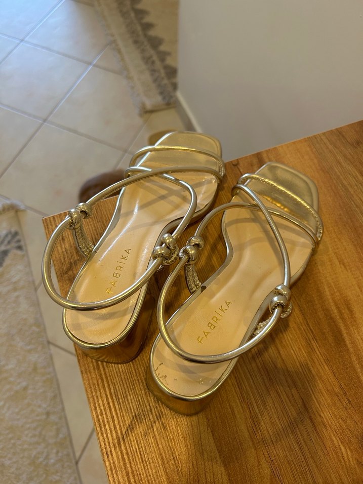 Gold İpli Kadın Topuklu Sandalet - Görsel 2