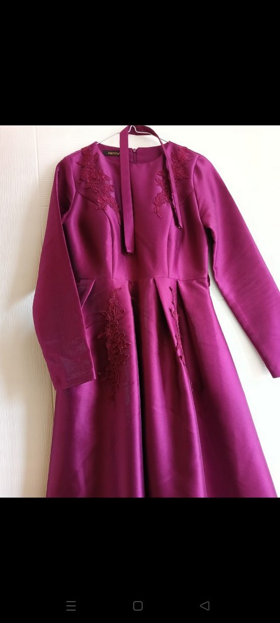 Uzun Kollu Mor İşlemeli Abiye Elbise - Görsel 3