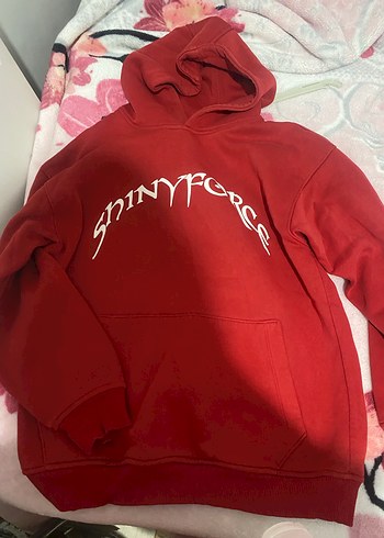 Kırmızı Kapüşonlu Uzun Kollu Sweatshirt