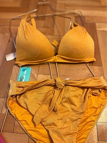 m Beden Calzedonia sarı simli bikini üstü