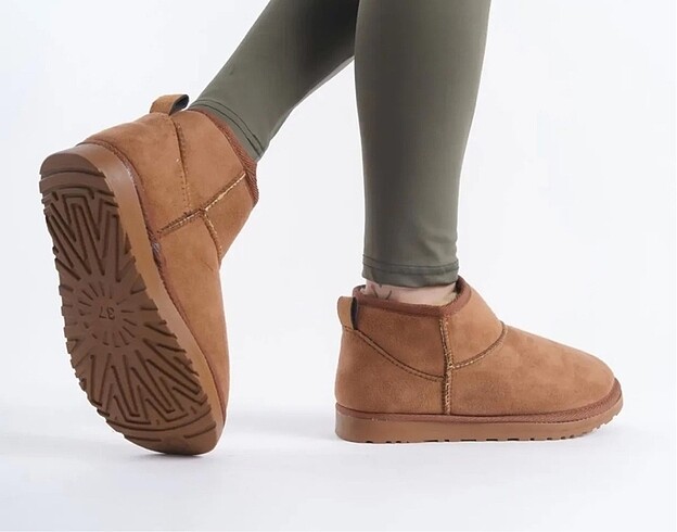 40 Beden Markasız kutulu Ugg modeli