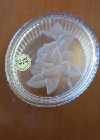 Kristal Çiçek Desenli Yuvarlak Kutu - Görsel 2