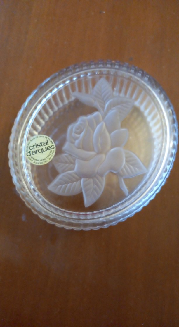 Kristal Çiçek Desenli Yuvarlak Kutu - Görsel 2