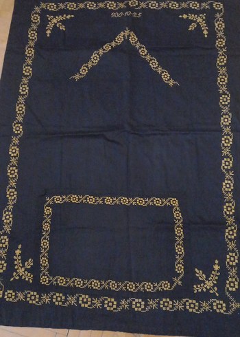 Siyah Üzerine Sarı İşlemeli El Yapımı seccade - Görsel 2