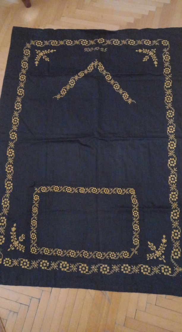 Siyah Üzerine Sarı İşlemeli El Yapımı seccade - Görsel 2