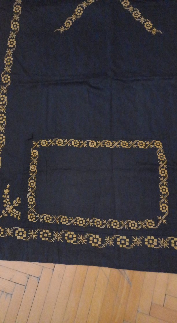 Siyah Üzerine Sarı İşlemeli El Yapımı seccade - Görsel 3