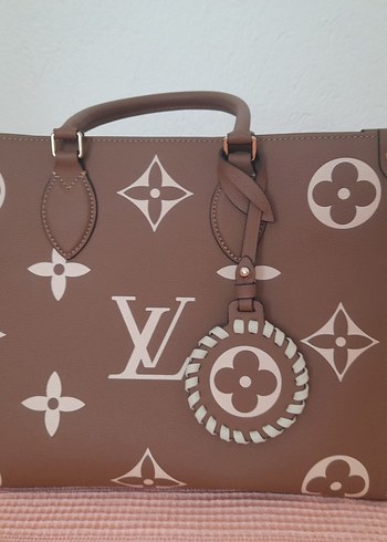 Louis Vuitton Bej Desenli Zincir Detaylı Deri Çanta