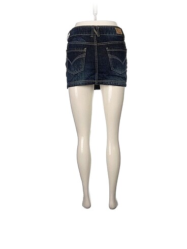 36 Beden Pull and Bear Mini Etek %70 İndirimli.