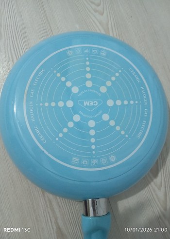 Pastel Saplı Beyaz Seramik Tava - Görsel 3