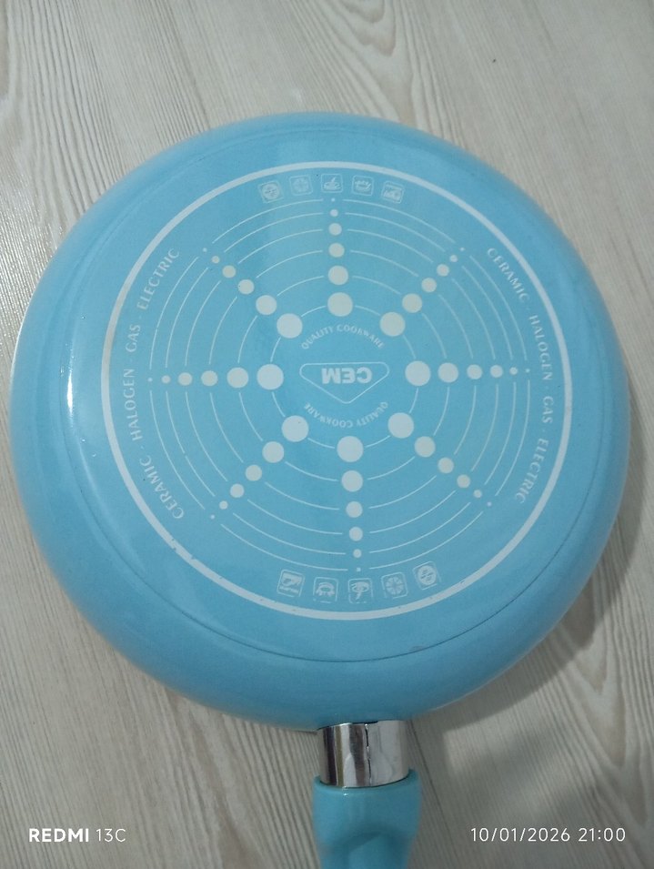 Pastel Saplı Beyaz Seramik Tava - Görsel 3