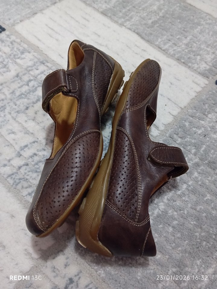 Kahverengi Deri Kadın Klasik Tokalı Ayakkabı - Görsel 4