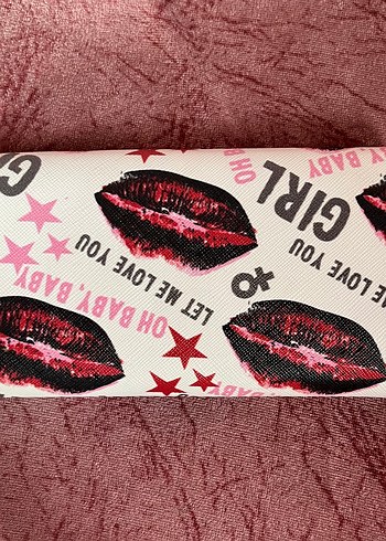 Cesur dudak baskılı çok bölmeli şık cüzdan - Görsel 2