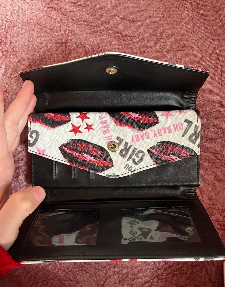 Cesur dudak baskılı çok bölmeli şık cüzdan - Görsel 5