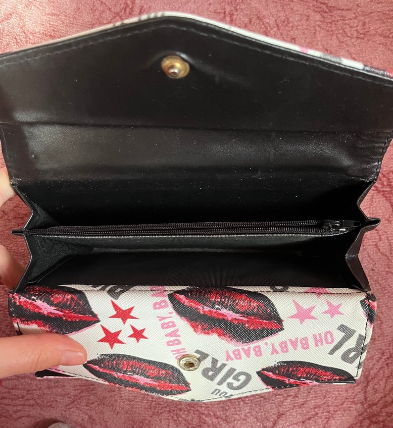 Cesur dudak baskılı çok bölmeli şık cüzdan - Görsel 4