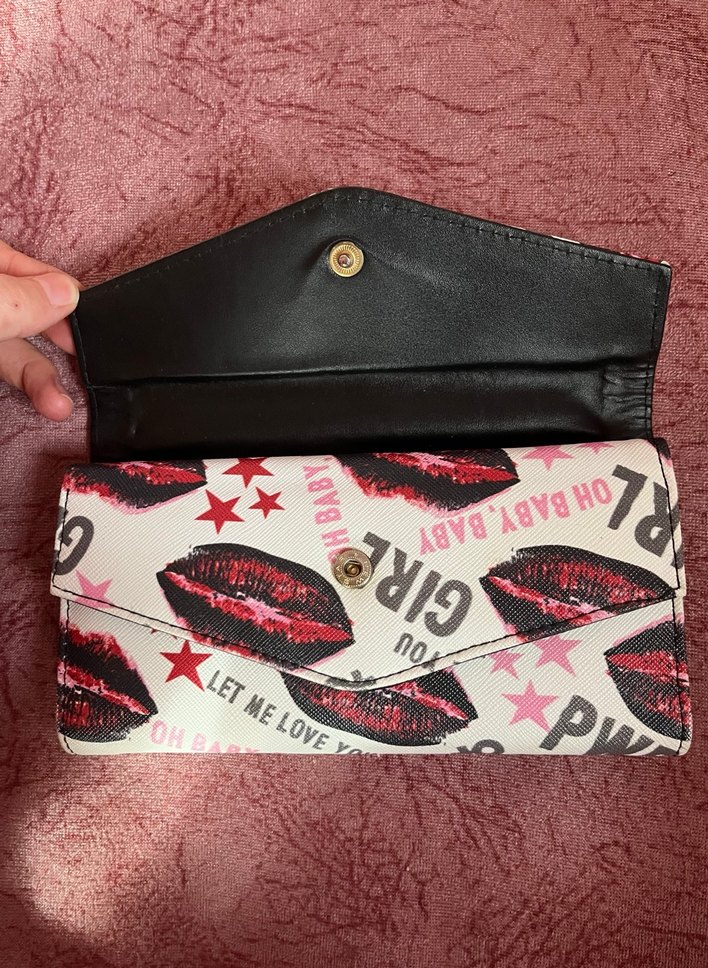 Cesur dudak baskılı çok bölmeli şık cüzdan - Görsel 3