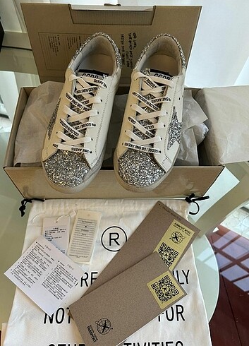 Golden Goose Deluxe Super Star Sneakers 