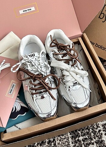 Miu Miu New Balance Spor Ayakkabı