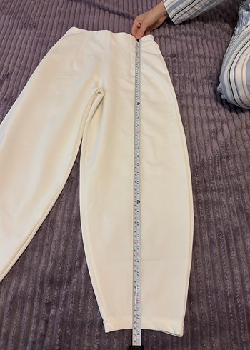 Beyaz Kadın Rahat Kesim Midi Kumaş Pantolon - Görsel 4