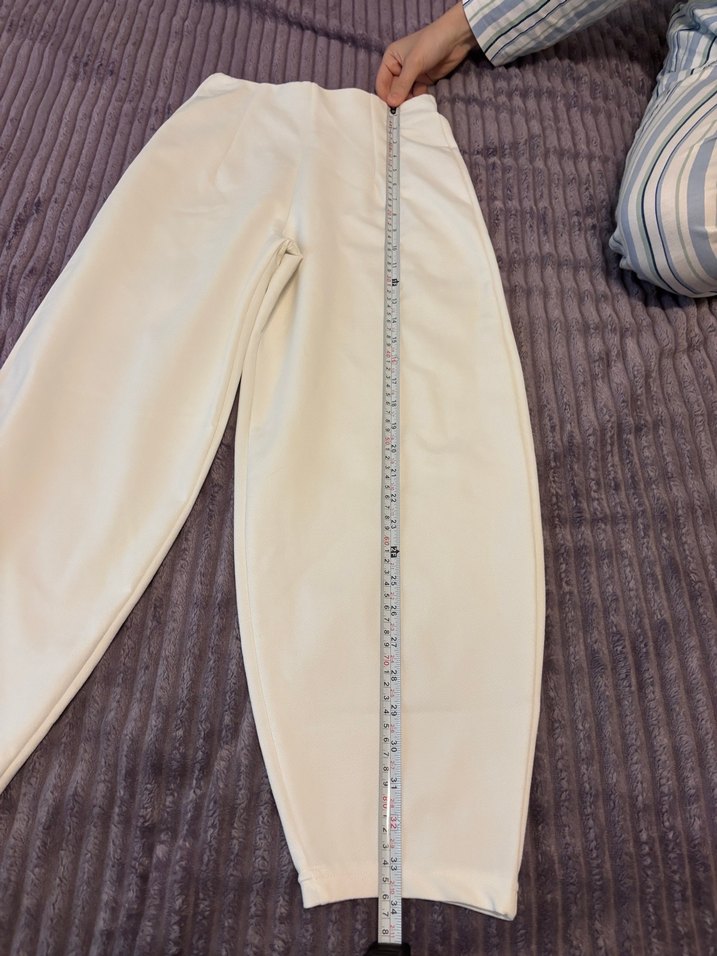 Beyaz Kadın Rahat Kesim Midi Kumaş Pantolon - Görsel 4