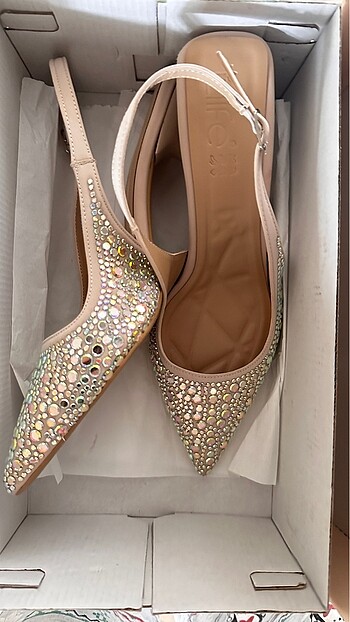 Taşlı stiletto