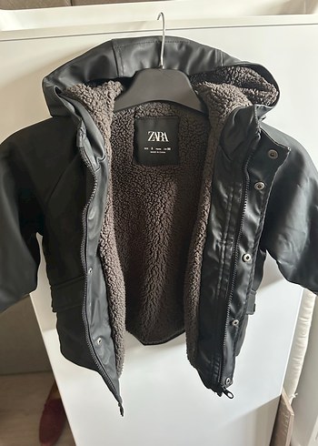 Erkek Çocuk Siyah Deri Kürklü Kaban - Görsel 3