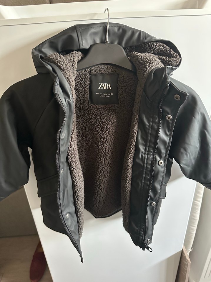 Erkek Çocuk Siyah Deri Kürklü Kaban - Görsel 3