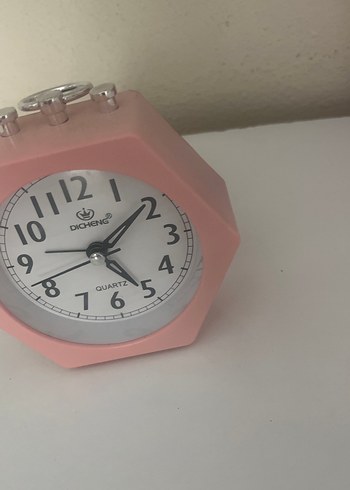 Ikea Pembe Çokgen Masa Saati