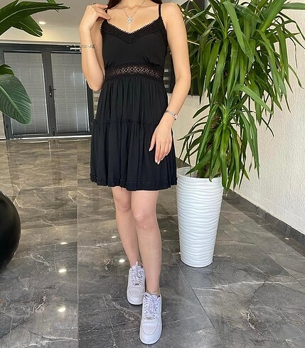 İp askılı gübürlü içi astarlı krinkıl elbise