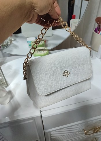 Zincir Detaylı Beyaz Deri Kadın Çanta - Görsel 3