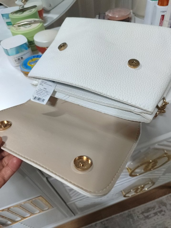 Zincir Detaylı Beyaz Deri Kadın Çanta - Görsel 5