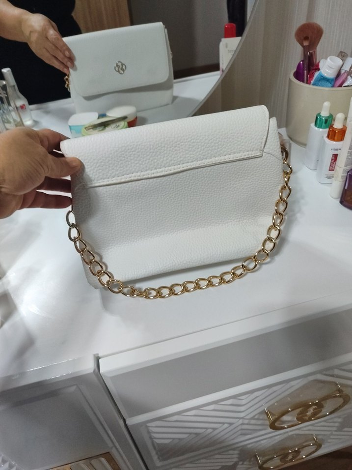 Zincir Detaylı Beyaz Deri Kadın Çanta - Görsel 4