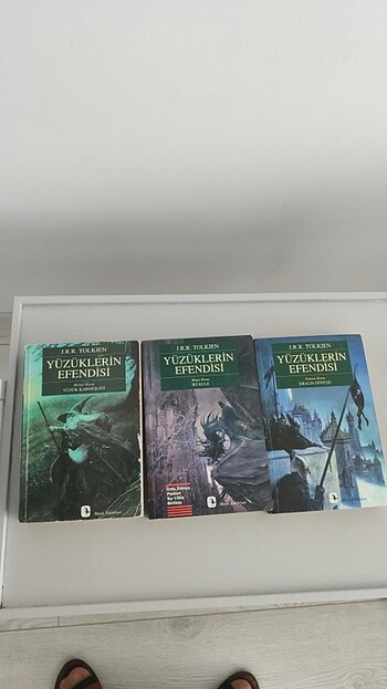 Yüzüklerin Efendisi üç kitap bir arada