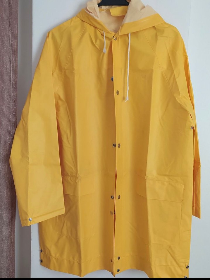 Sarı Düğmeli Midi Yağmurluk - Görsel 2