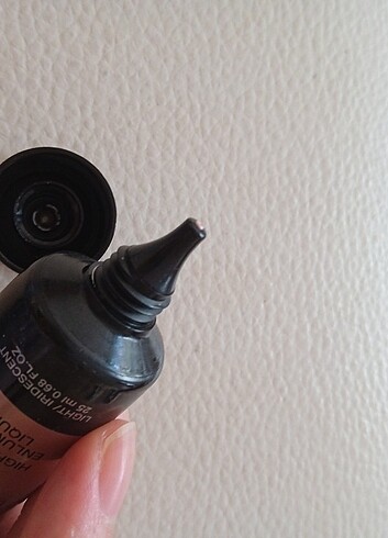 Beden Maybelline likit aydınlatıcı